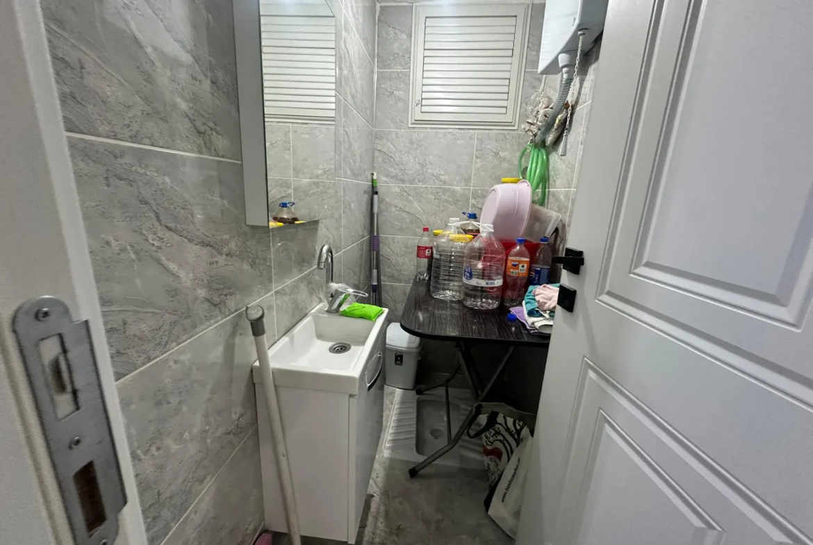 ESKİ POLİS KARAKOLU ALTINDA SATILIK DAİRE