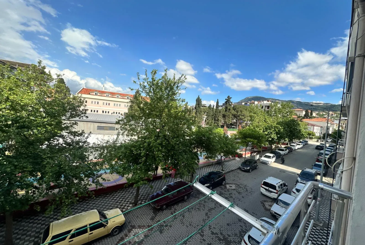 ESKİ POLİS KARAKOLU ALTINDA SATILIK DAİRE