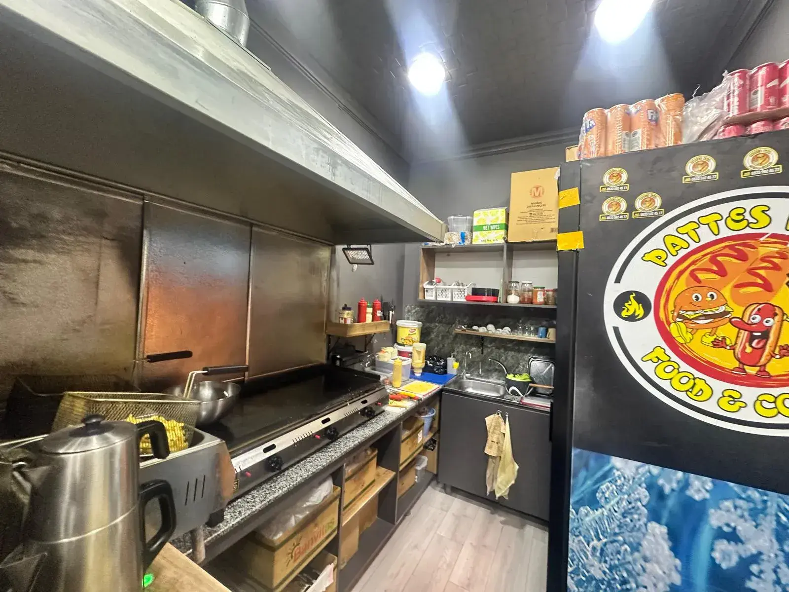 3a6eb0c2-2c2a-47f2-9dab-159eb210e40e ATATÜRK CADDESİNDE DEVREN SATILIK APARATİF DÜKKANI