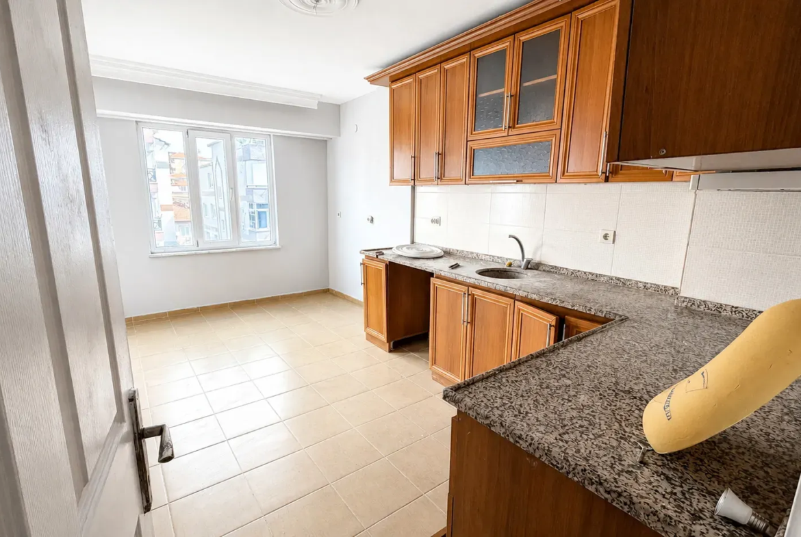BÜYÜK MİGROS ALTINDA SATILIK DAİRE