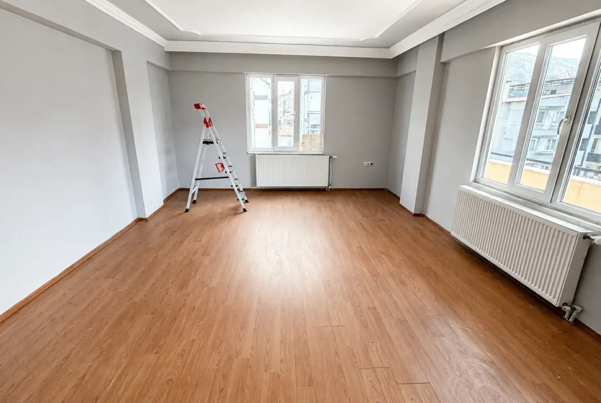 BÜYÜK MİGROS ALTINDA SATILIK DAİRE