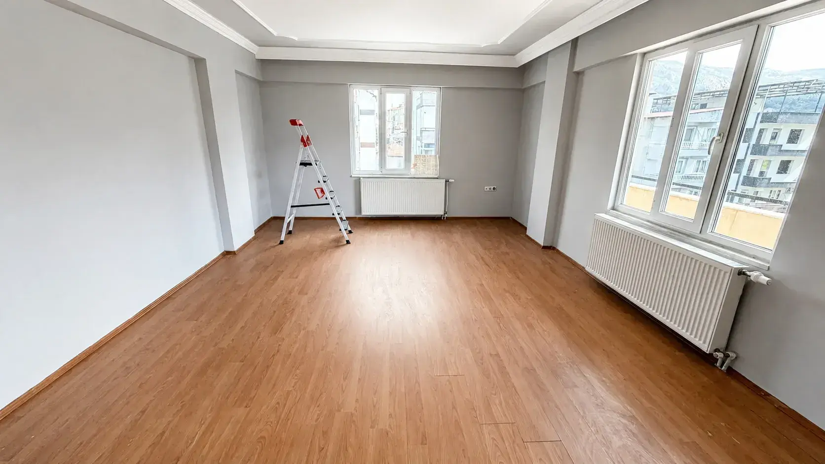 BÜYÜK MİGROS ALTINDA SATILIK DAİRE
