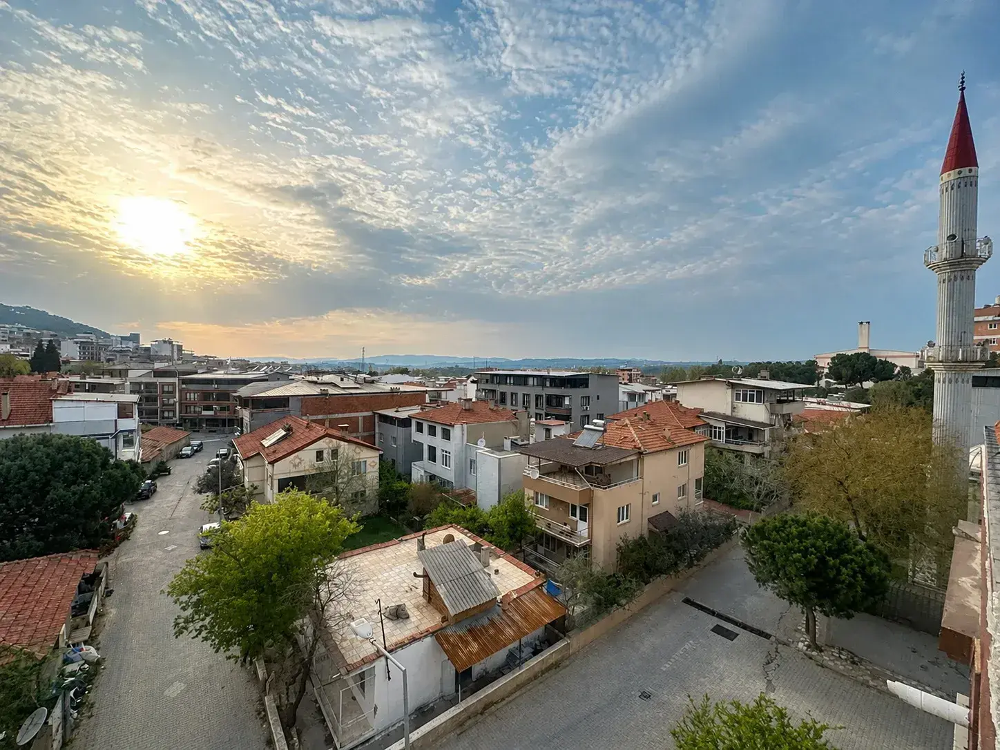 TURGUTALP MAHALLESİ RIFAT DAĞDELEN OKULU CİVARI SATILIK DUBLEX