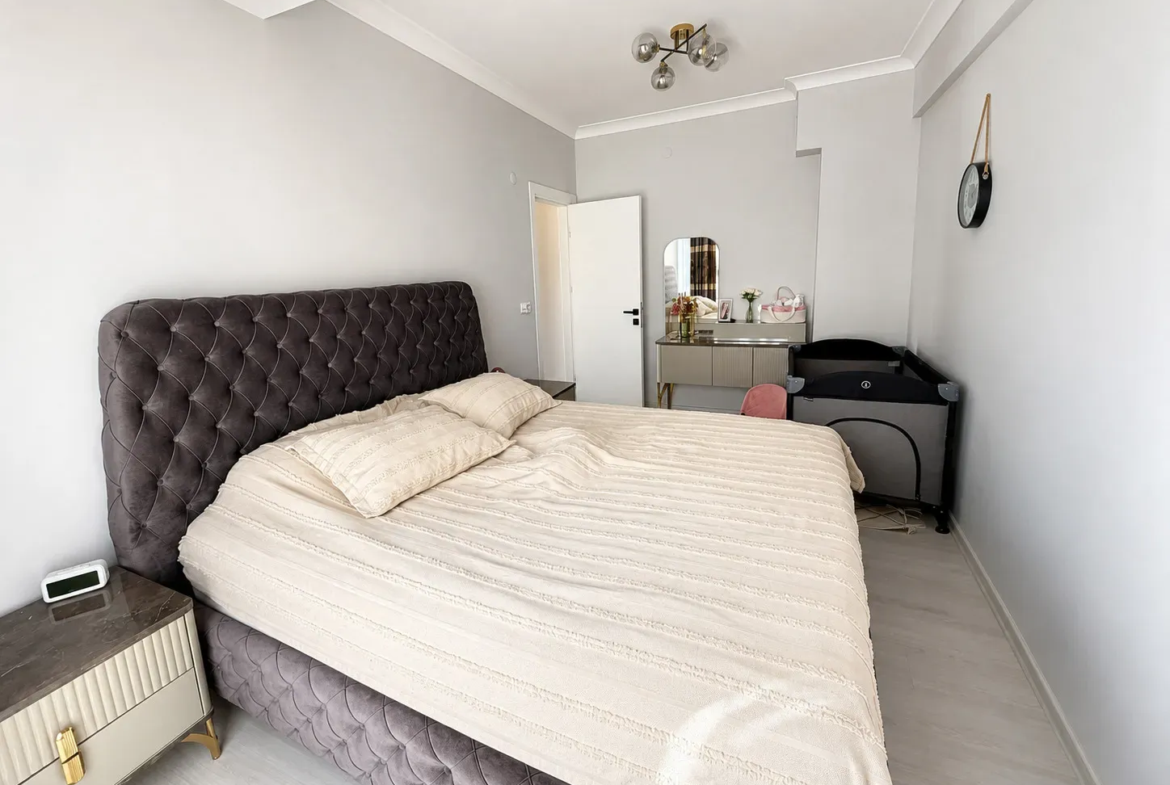 Kurtuluş Mahallesi Diş Hastanesi Altı 3+1 Satılık Daire