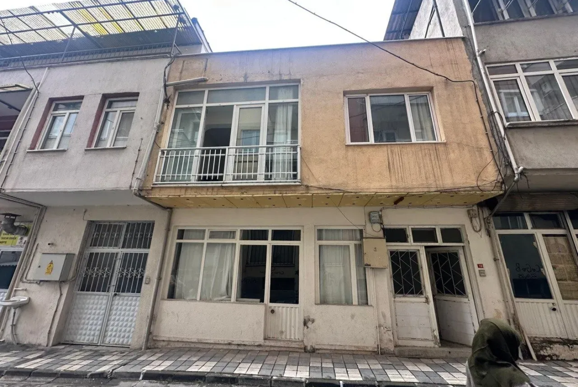 KURTULUŞ MAHALLESİ PAZAR YERİ CİVARINDA 270 m² SATILIK TRİPLEKS