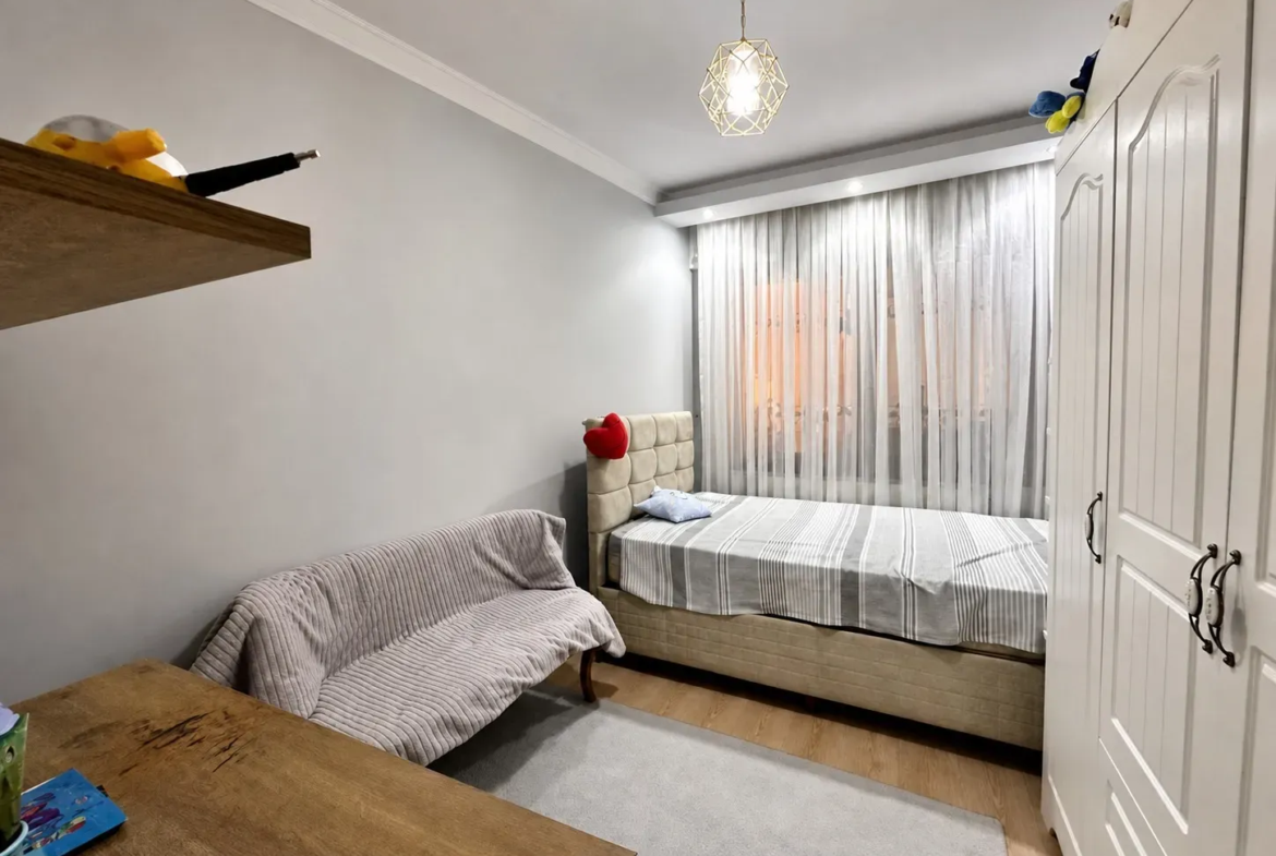 Soma Turgutalp Mahallesi Teraslı Asansörlü 3+1 Satılık Daire