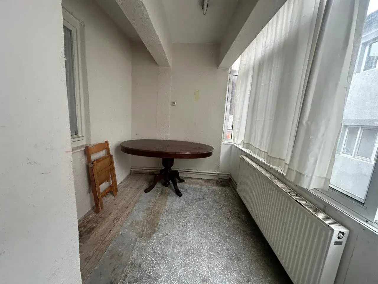KURTULUŞ MAHALLESİ PAZAR YERİ CİVARINDA 270 m² SATILIK TRİPLEKS