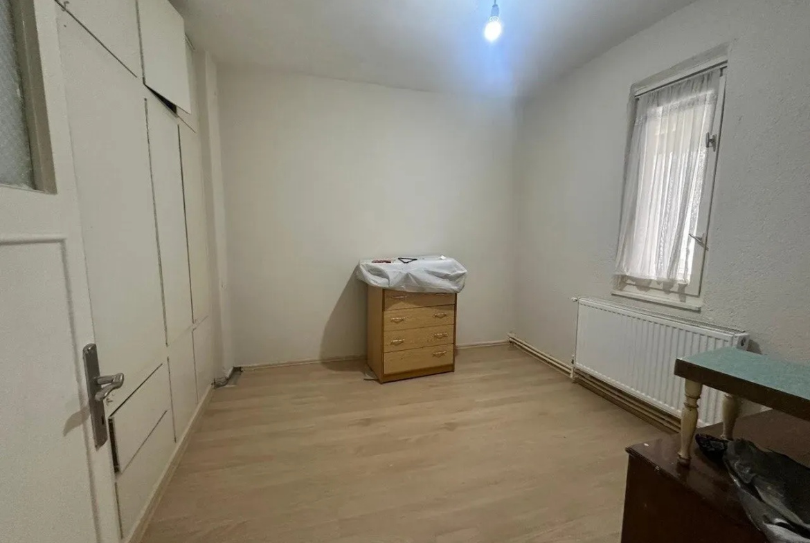 KURTULUŞ MAHALLESİ PAZAR YERİ CİVARINDA 270 m² SATILIK TRİPLEKS