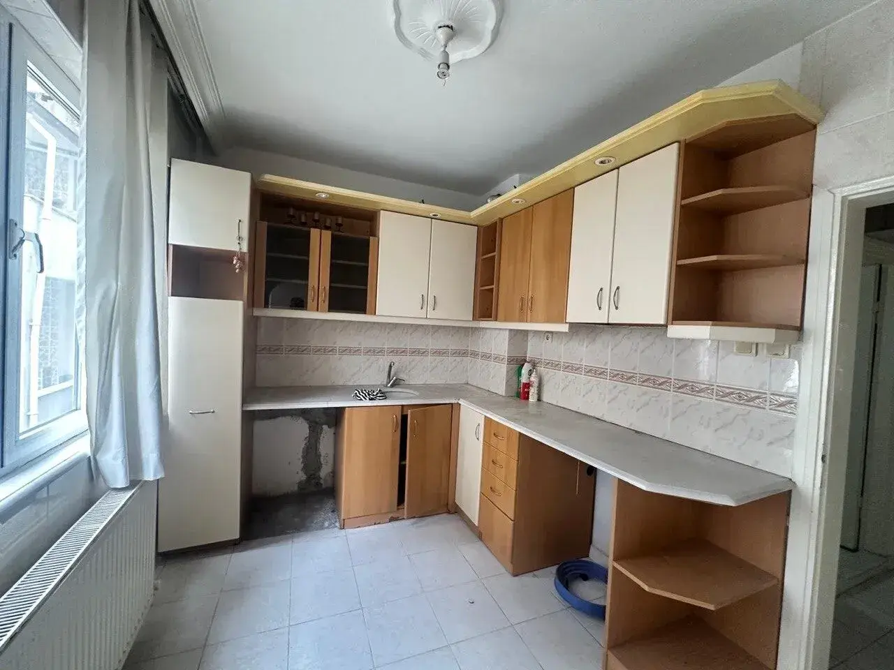 KURTULUŞ MAHALLESİ PAZAR YERİ CİVARINDA 270 m² SATILIK TRİPLEKS