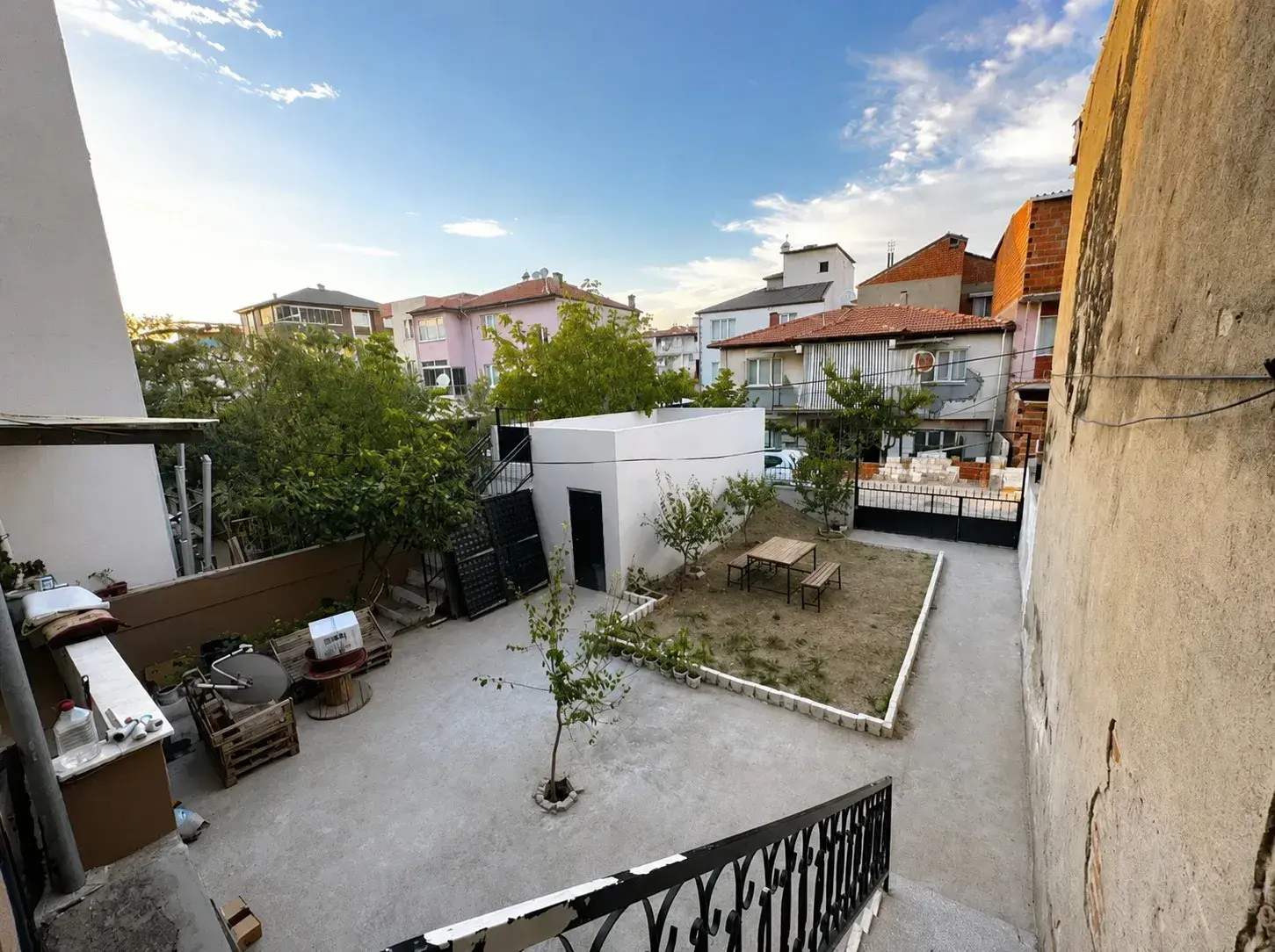 13 EYLÜL MAHALLESİNDE SATILIK MÜSTAKİL EV