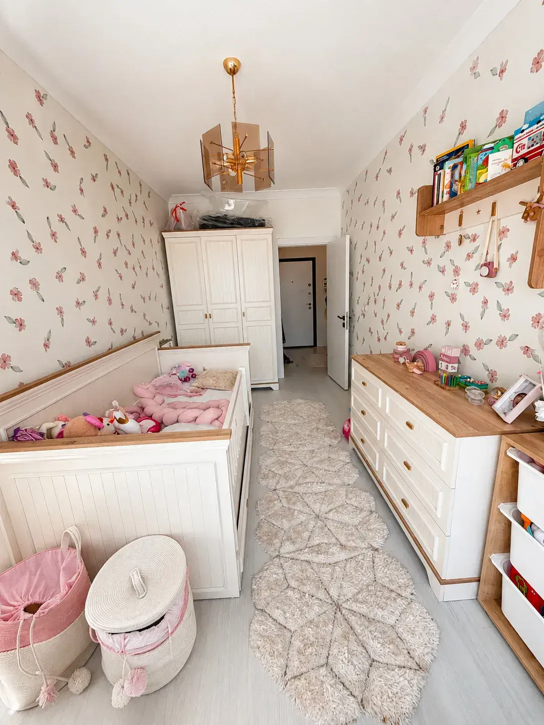 74660115-c9d3-4aa3-84d4-b4e258429fab Kurtuluş Mahallesi Diş Hastanesi Altı 3+1 Satılık Daire