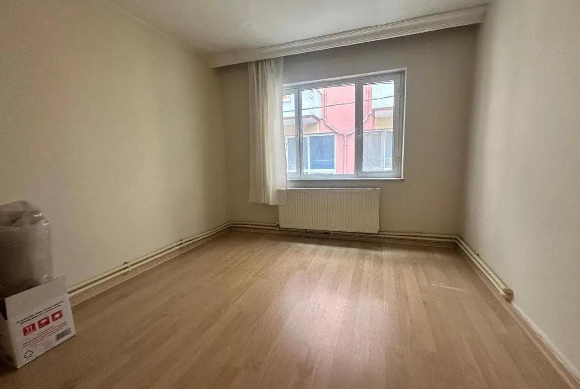 KURTULUŞ MAHALLESİ PAZAR YERİ CİVARINDA 270 m² SATILIK TRİPLEKS
