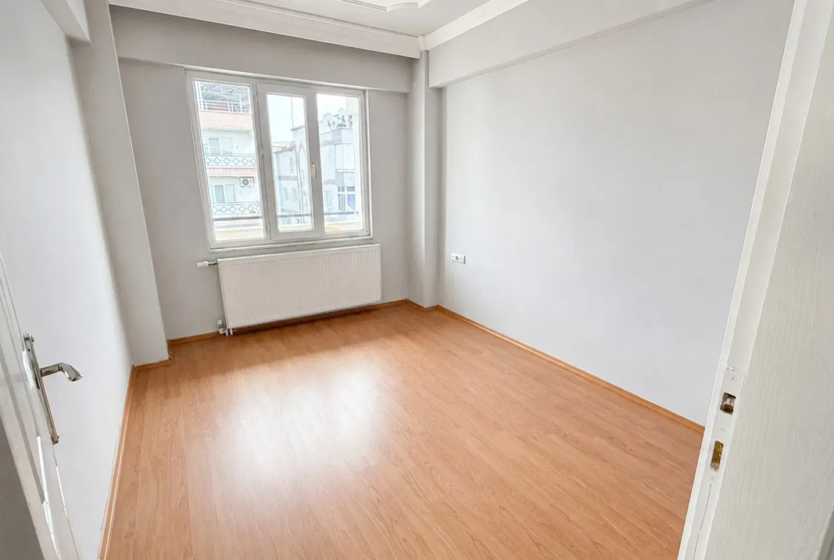 BÜYÜK MİGROS ALTINDA SATILIK DAİRE