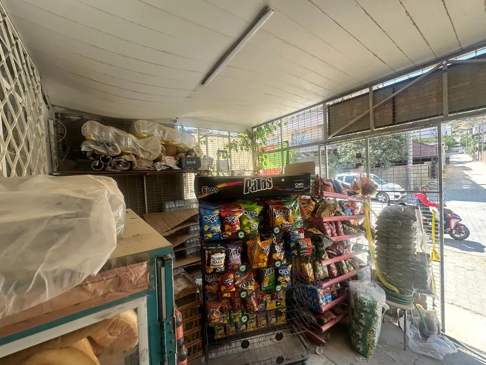 TURGUTALP 'DE KOĞUKDEREDE DEVREN SATILIK MARKET