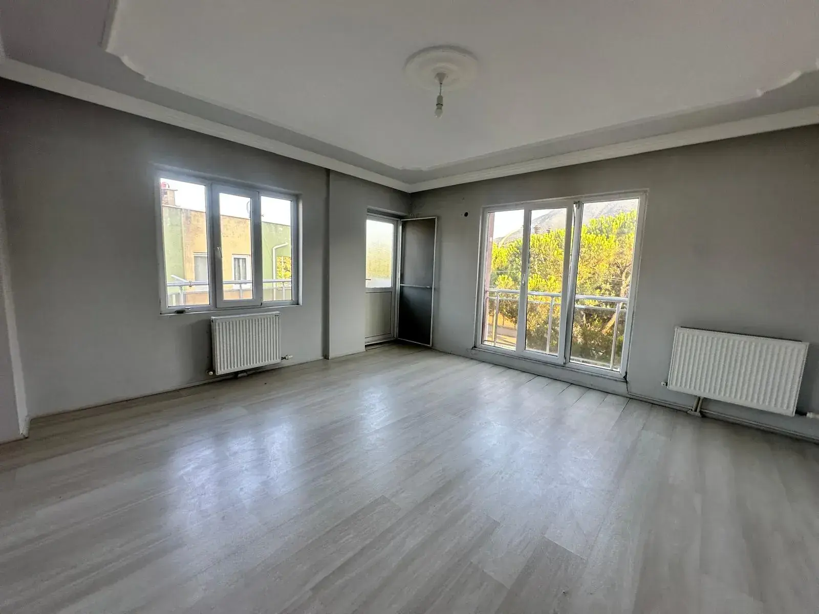 KURTULUŞ MAHALLESİ SEAŞ SİTESİ KARŞISINDA KİRALIK DAİRE
