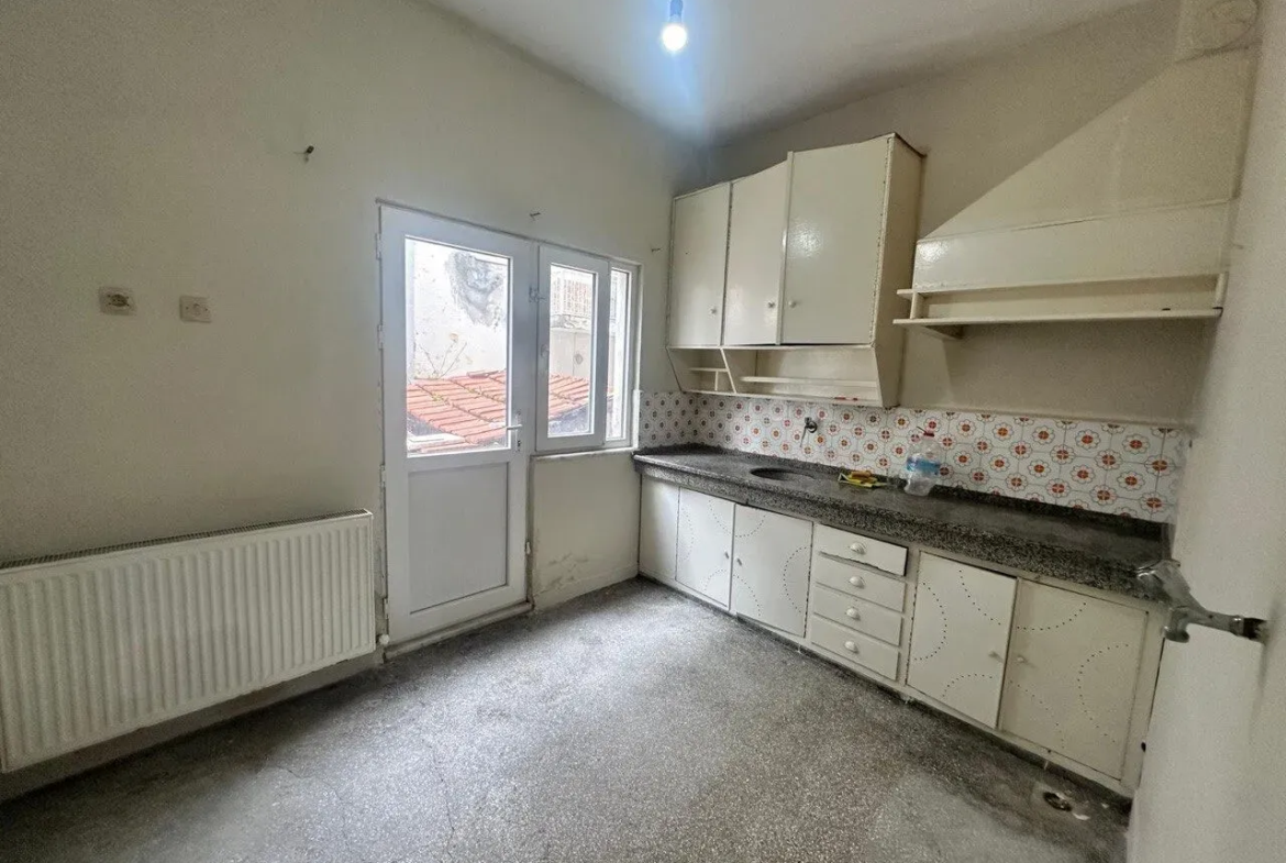 KURTULUŞ MAHALLESİ PAZAR YERİ CİVARINDA 270 m² SATILIK TRİPLEKS