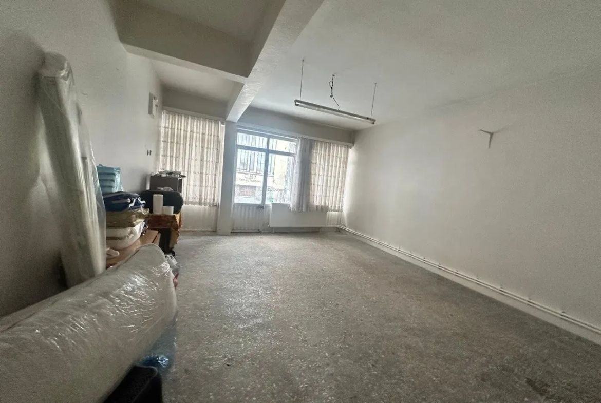 KURTULUŞ MAHALLESİ PAZAR YERİ CİVARINDA 270 m² SATILIK TRİPLEKS