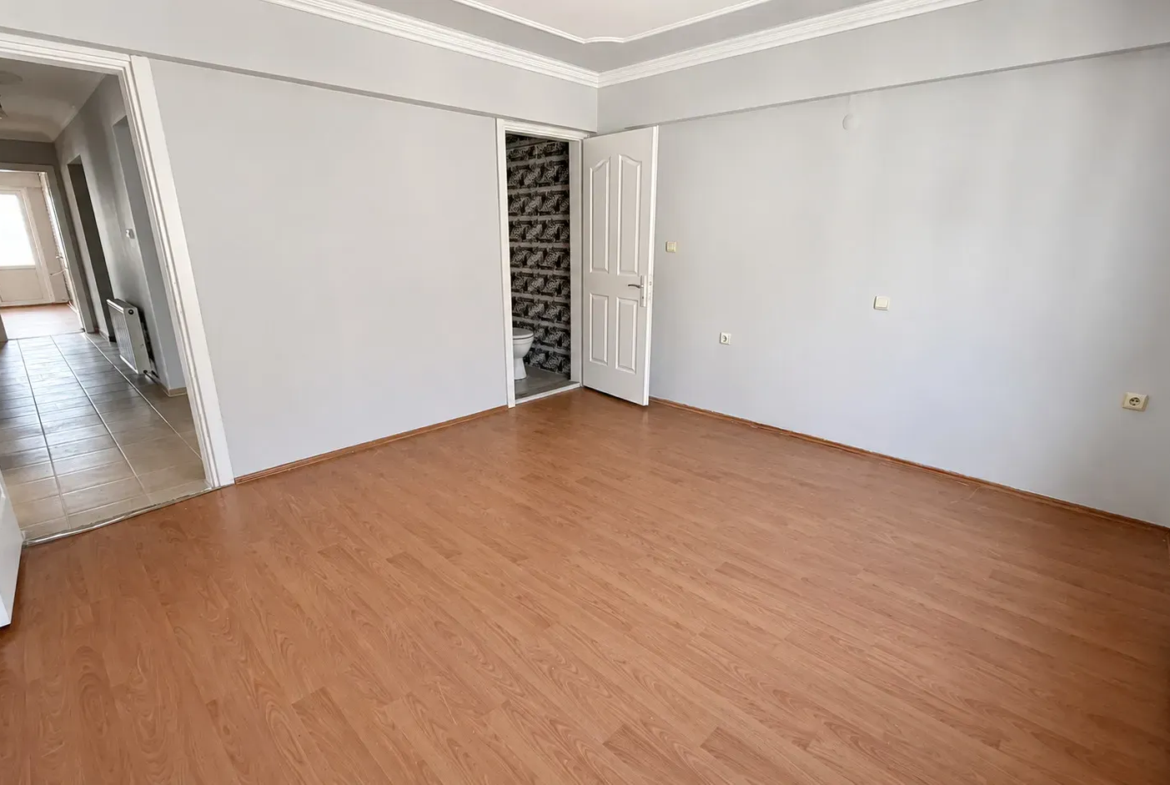 BÜYÜK MİGROS ALTINDA SATILIK DAİRE