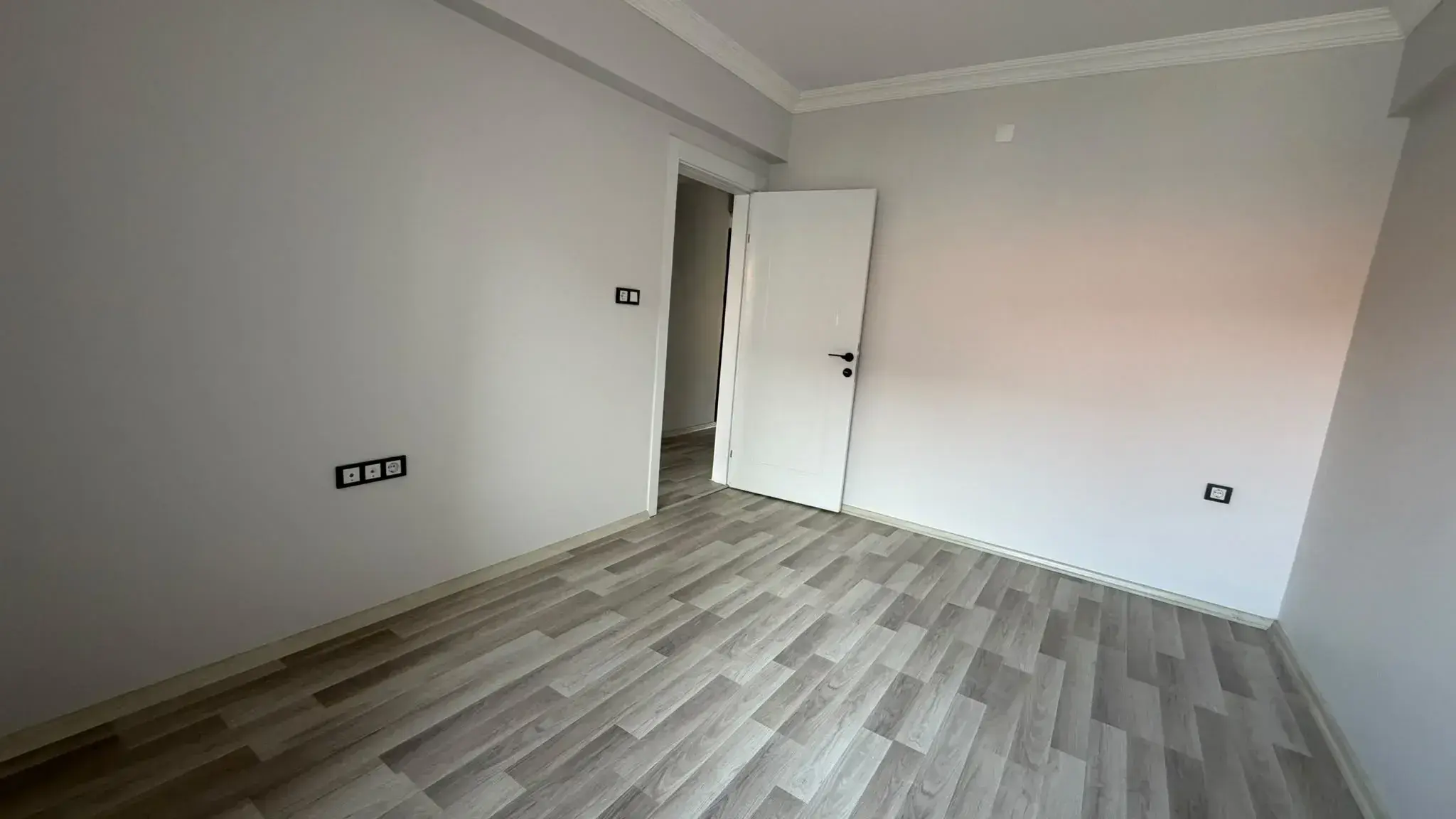 AZOT OLİMPİK HAVUZ CİVARI KİRALIK DAİRE