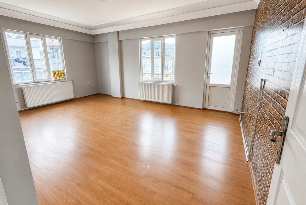 BÜYÜK MİGROS ALTINDA SATILIK DAİRE