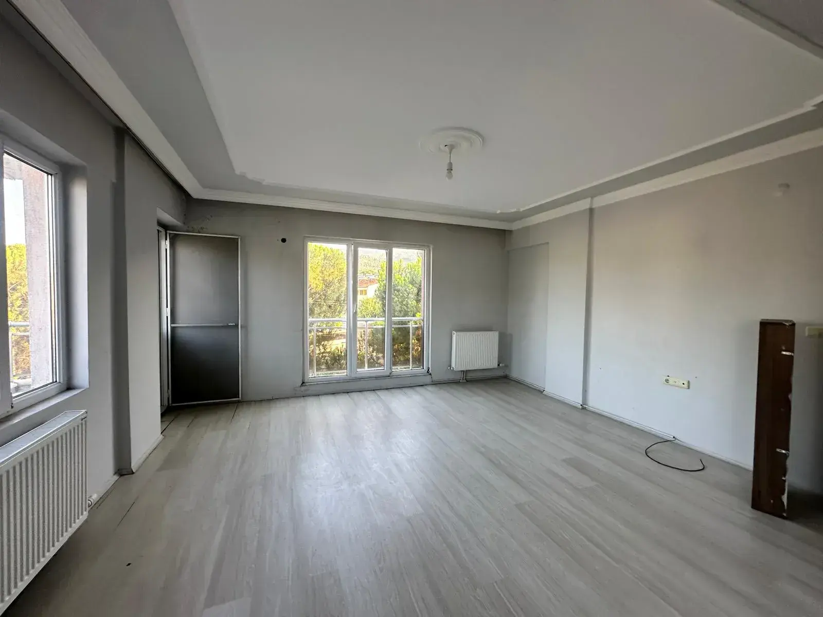 KURTULUŞ MAHALLESİ SEAŞ SİTESİ KARŞISINDA KİRALIK DAİRE