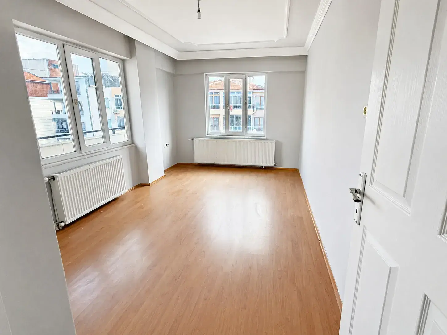 BÜYÜK MİGROS ALTINDA SATILIK DAİRE