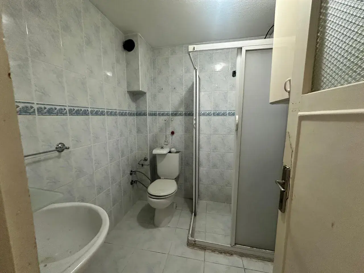 KURTULUŞ MAHALLESİ PAZAR YERİ CİVARINDA 270 m² SATILIK TRİPLEKS