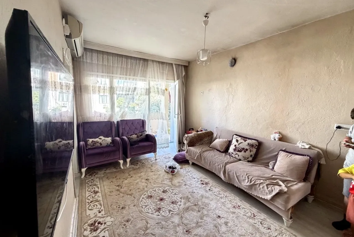 13 Eylül Mahallesi Laleli Düğün Salonu Civarı Satılık Müstakil Ev