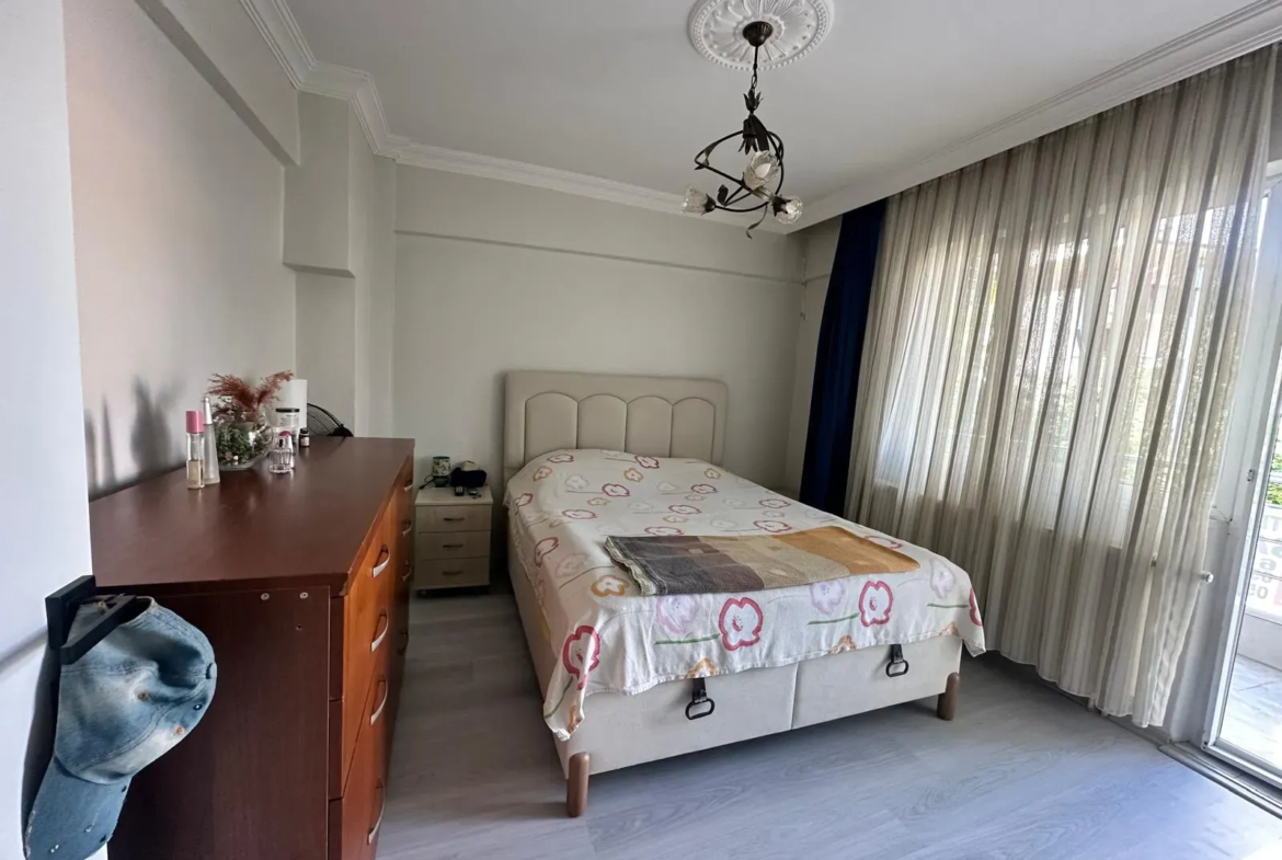 ESKİ POLİS KARAKOLU ALTINDA SATILIK DAİRE