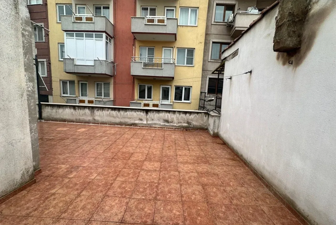 KURTULUŞ MAHALLESİ PAZAR YERİ CİVARINDA 270 m² SATILIK TRİPLEKS