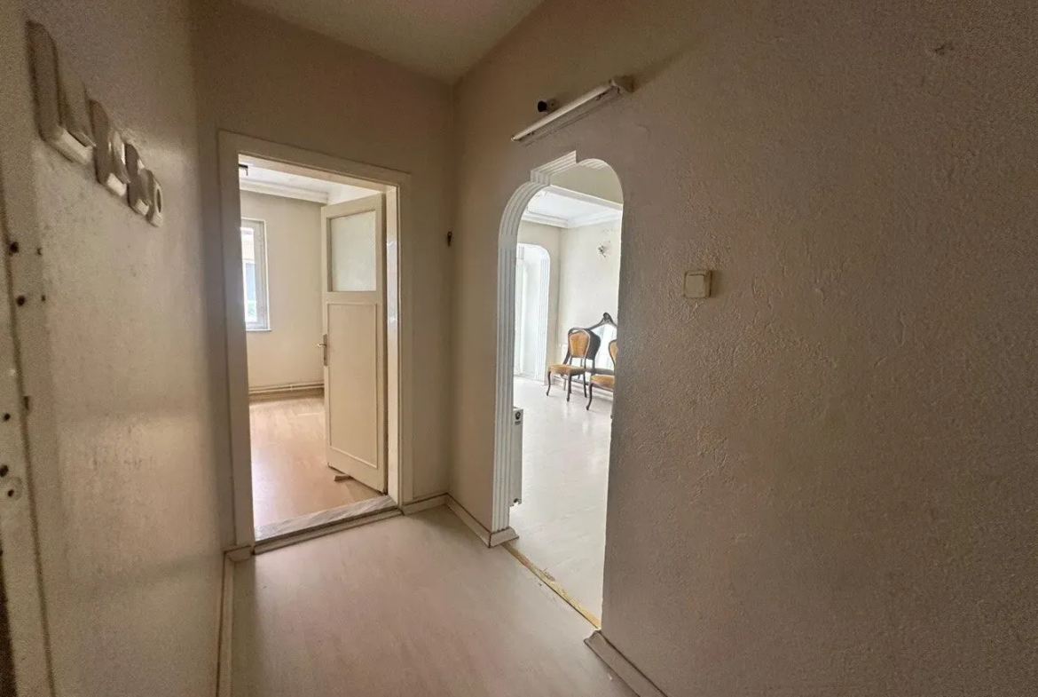 KURTULUŞ MAHALLESİ PAZAR YERİ CİVARINDA 270 m² SATILIK TRİPLEKS