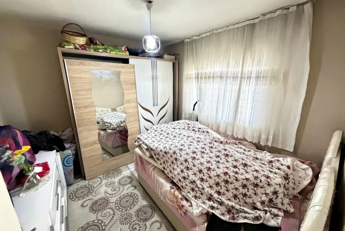 13 Eylül Mahallesi Laleli Düğün Salonu Civarı Satılık Müstakil Ev