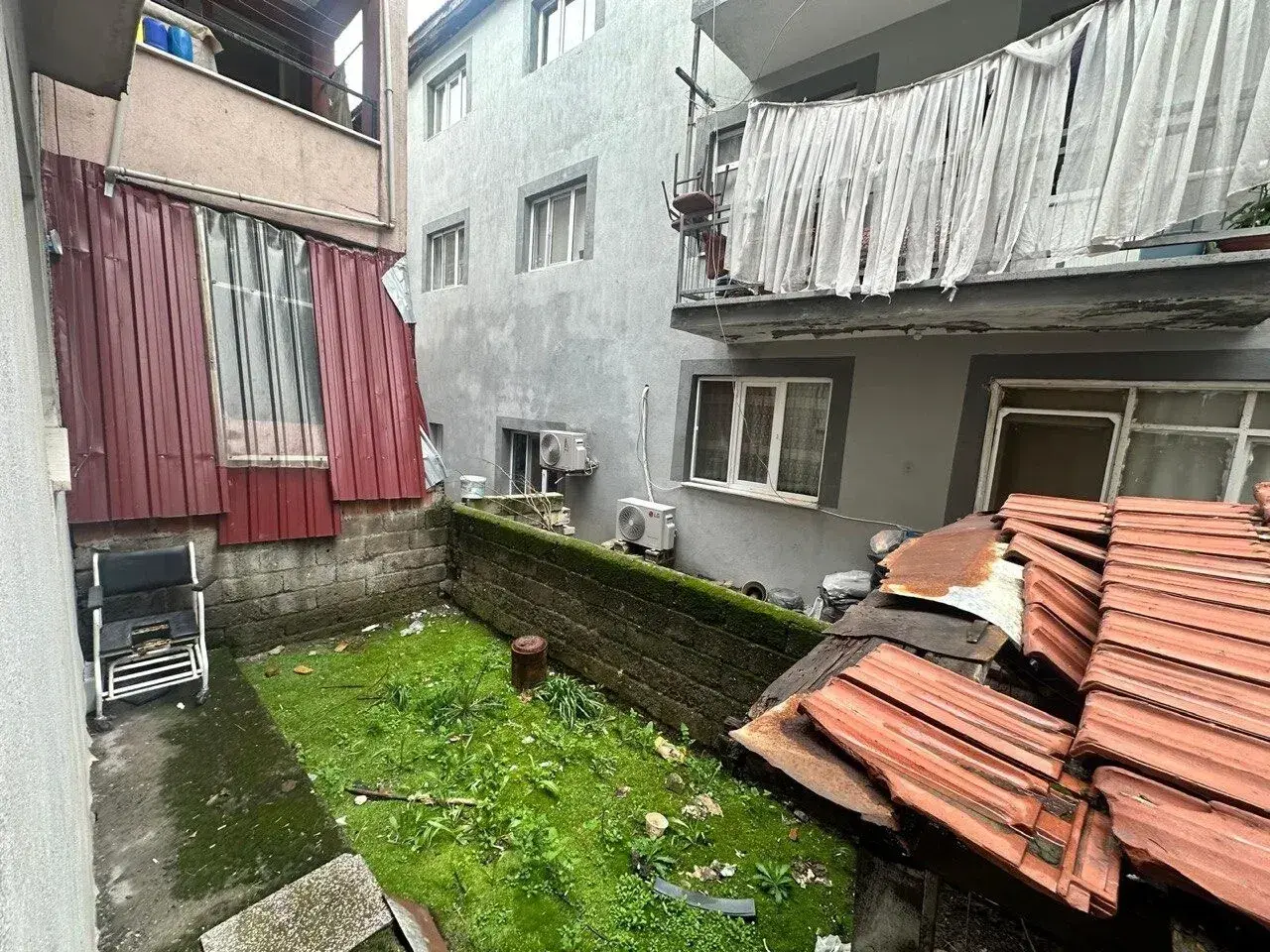 KURTULUŞ MAHALLESİ PAZAR YERİ CİVARINDA 270 m² SATILIK TRİPLEKS
