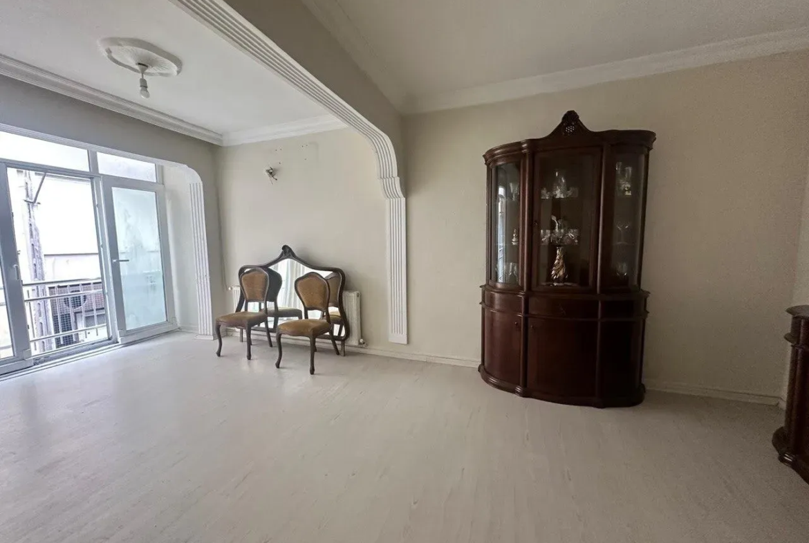 KURTULUŞ MAHALLESİ PAZAR YERİ CİVARINDA 270 m² SATILIK TRİPLEKS