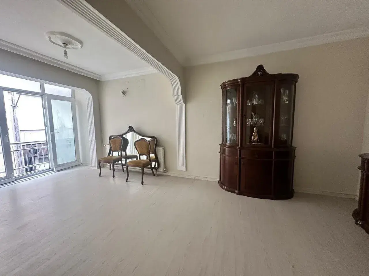 KURTULUŞ MAHALLESİ PAZAR YERİ CİVARINDA 270 m² SATILIK TRİPLEKS