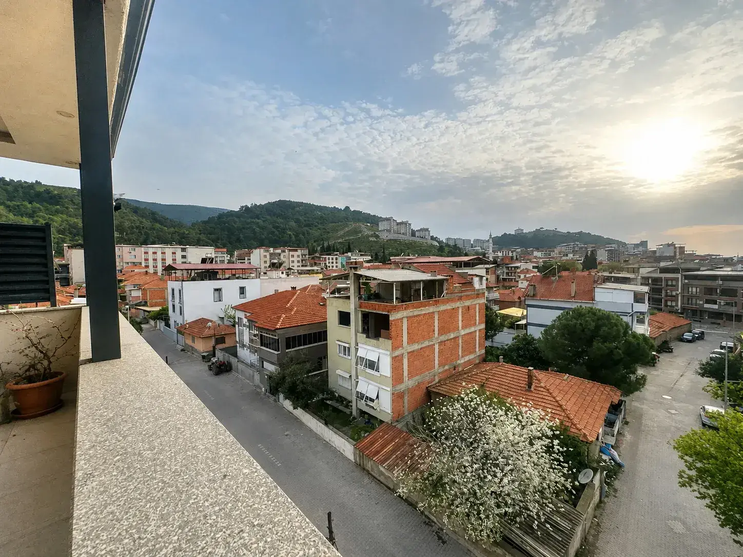 TURGUTALP MAHALLESİ RIFAT DAĞDELEN OKULU CİVARI SATILIK DUBLEX