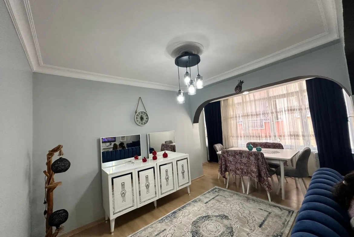 KURTULUŞ MAHALLESİ NACİYE EVREN OKULU CİVARI SATILIK DAİRE
