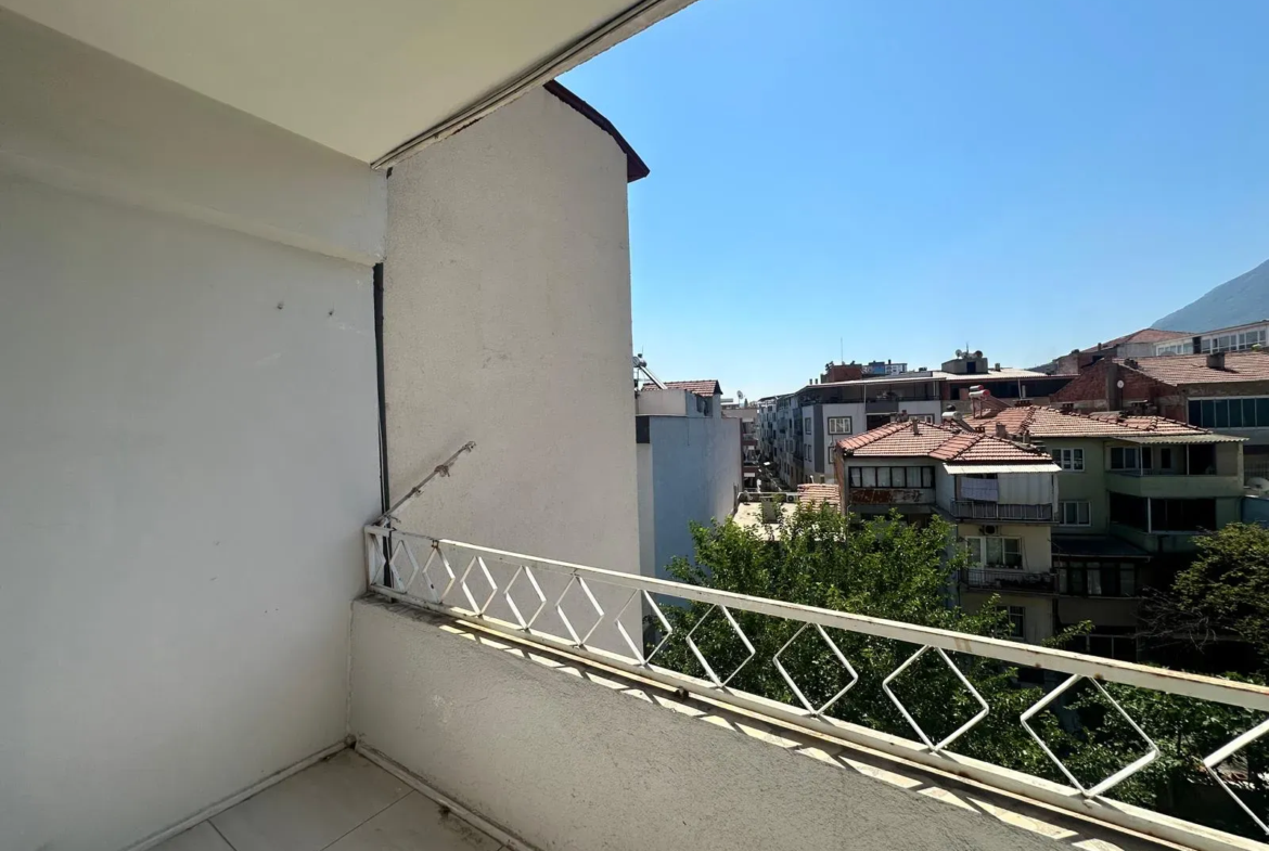 ATATÜRK CADDESİNDE SATILIK DAİRE