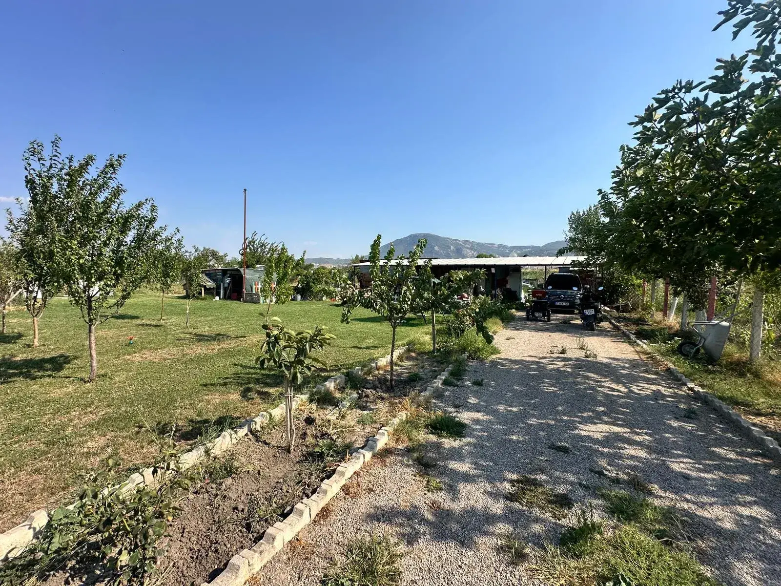 1494d754-92cc-45f8-b891-0d93d93f5737-6 İSTASYON MAHALLESİNE YAN YANA SATILIK 740 M2 ARSA
