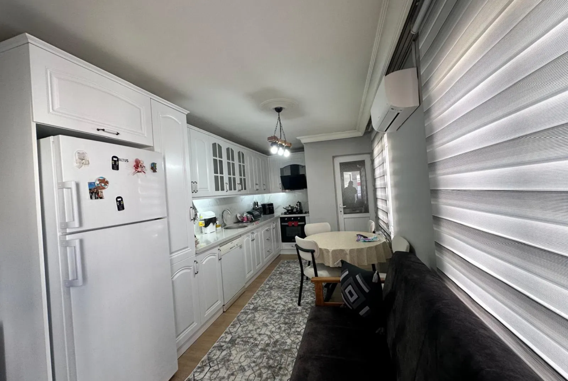 KURTULUŞ MAHALLESİ NACİYE EVREN OKULU CİVARI SATILIK DAİRE