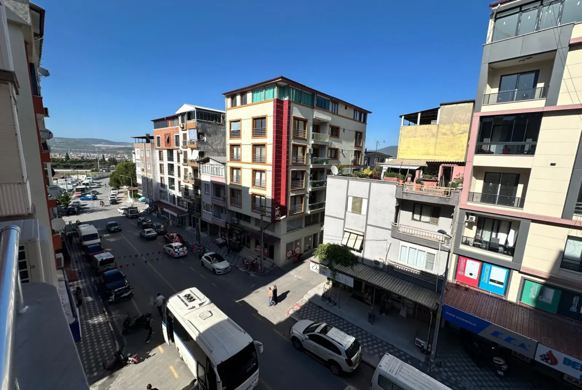 KURTULUŞ MAHALLESİ NACİYE EVREN OKULU CİVARI SATILIK DAİRE