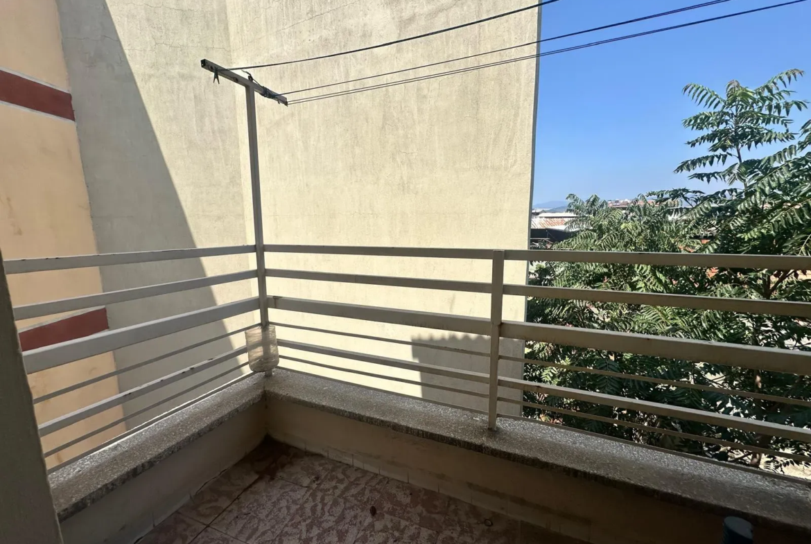 PARKALTI CAAMİ CİVARI SATILIK DAİRE
