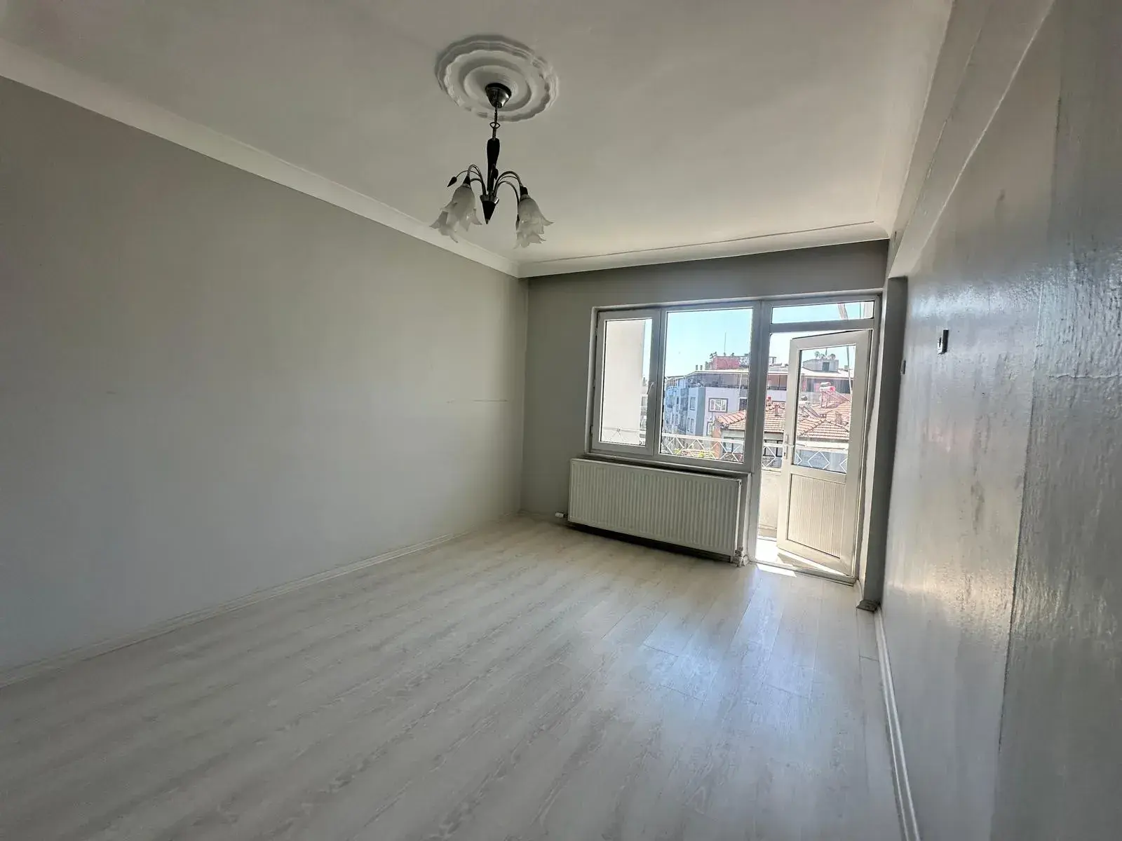 4618fc93-c8ef-4f93-9f23-39dd42bbdd19 ATATÜRK CADDESİNDE SATILIK DAİRE