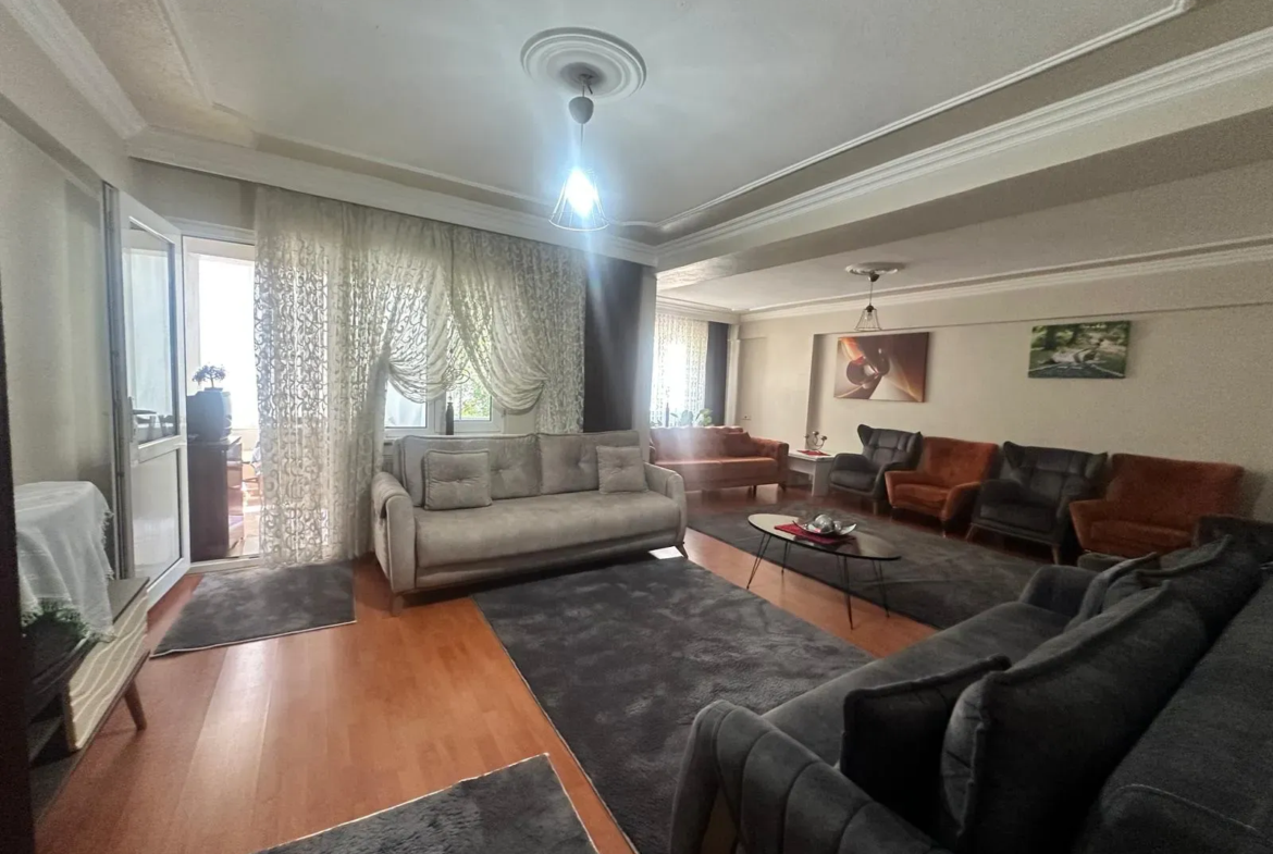 PAZAR YERİ CİVARI ECEVİT PARKI ÜZERİNDE SATILIK GENİŞ DAİRE
