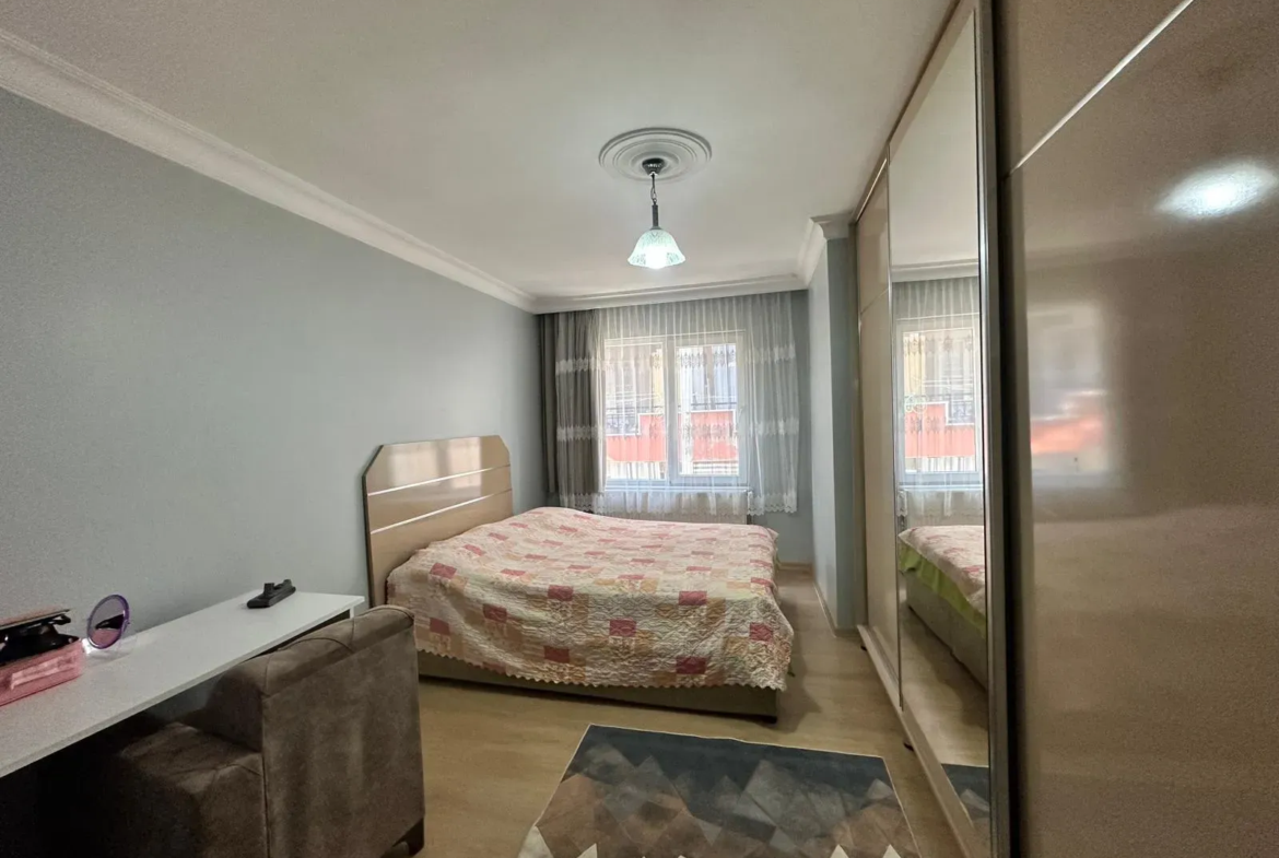 KURTULUŞ MAHALLESİ NACİYE EVREN OKULU CİVARI SATILIK DAİRE
