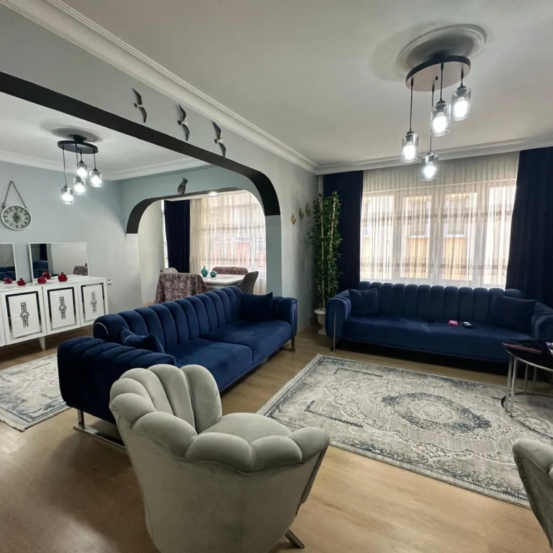 KURTULUŞ MAHALLESİ NACİYE EVREN OKULU CİVARI SATILIK DAİRE