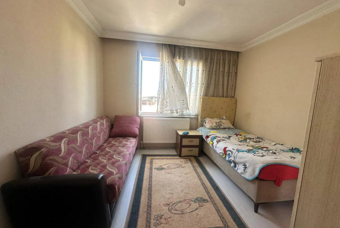 PARKALTI CAAMİ CİVARI SATILIK DAİRE