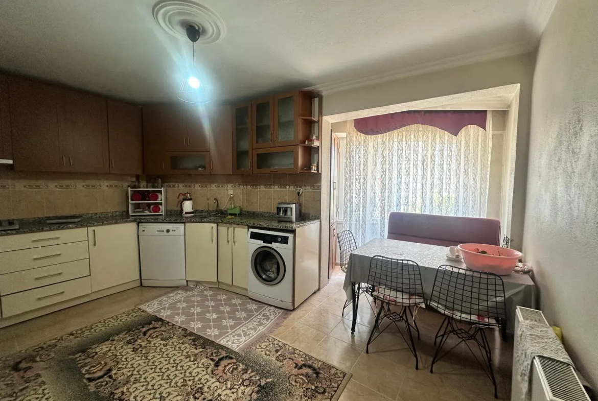 PAZAR YERİ CİVARI ECEVİT PARKI ÜZERİNDE SATILIK GENİŞ DAİRE