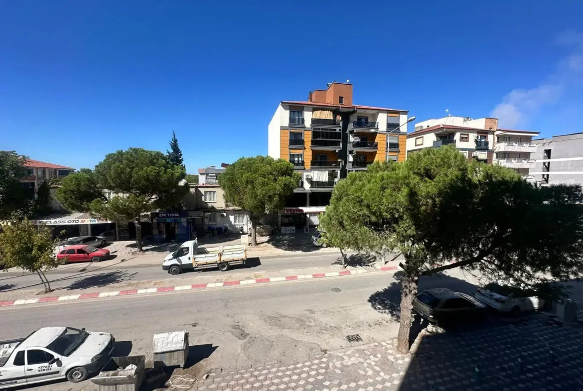 MUZAFFER TEZCAN CADDESİ SANAYİ YOLU ÜZERİNDE SATILIK TERASLI DAİRE