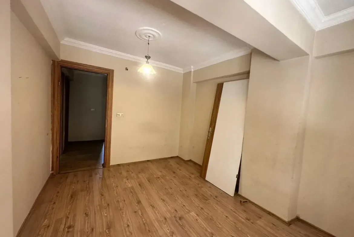 MUZAFFER TEZCAN CADDESİ SANAYİ YOLU ÜZERİNDE SATILIK TERASLI DAİRE